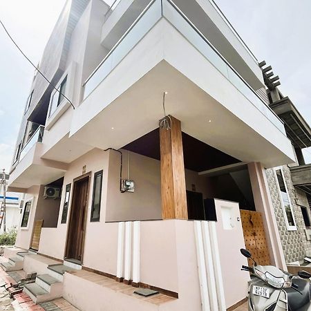 Shree Stay Inn Luxe' Holiday Home Ujjain Exterior foto